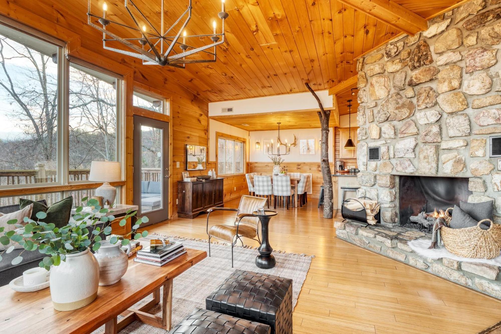 Chestnut By Avantstay Mountain Cabin W Treetop Views Hot Tub Game Room Гатлинбург Экстерьер фото