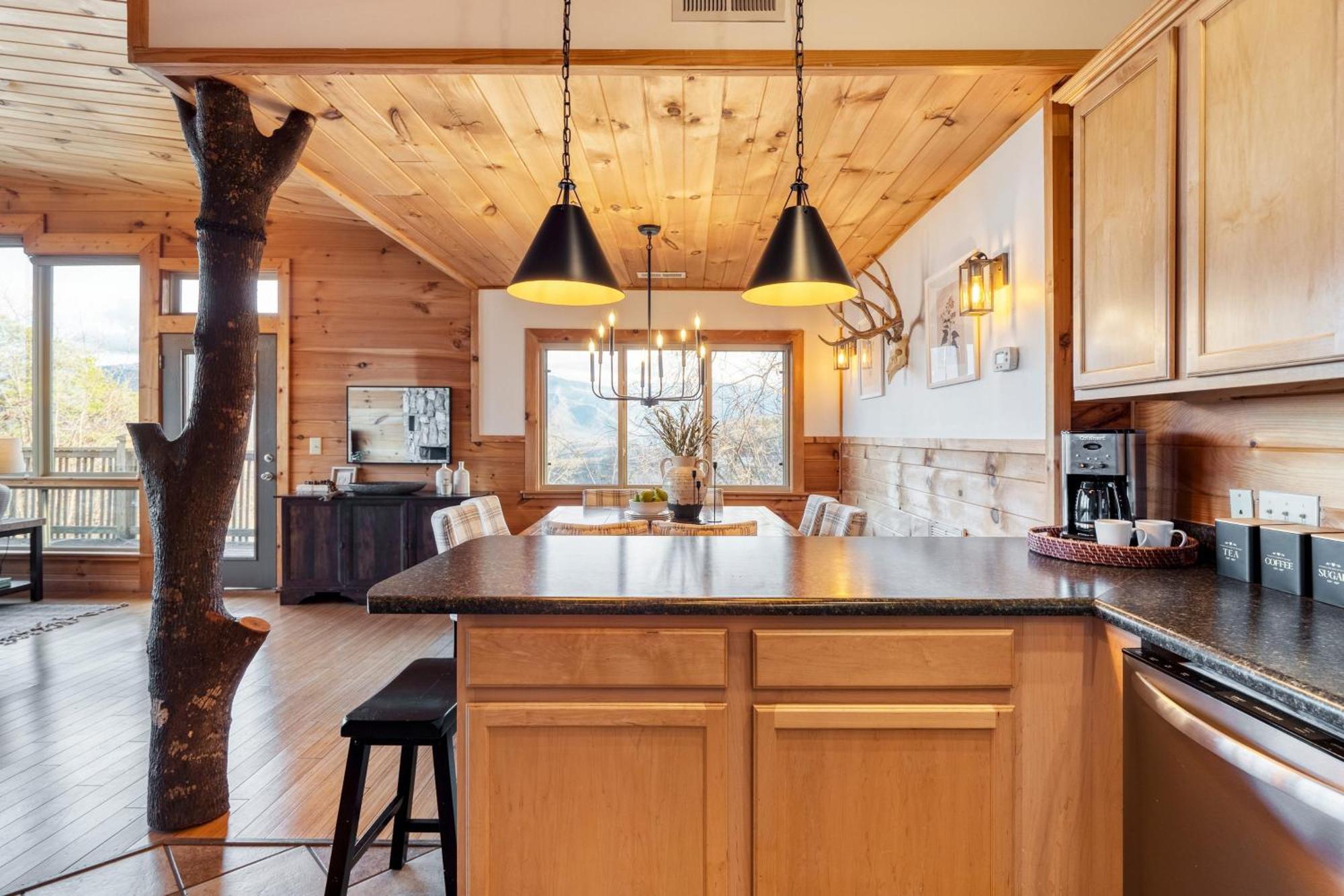 Chestnut By Avantstay Mountain Cabin W Treetop Views Hot Tub Game Room Гатлинбург Экстерьер фото