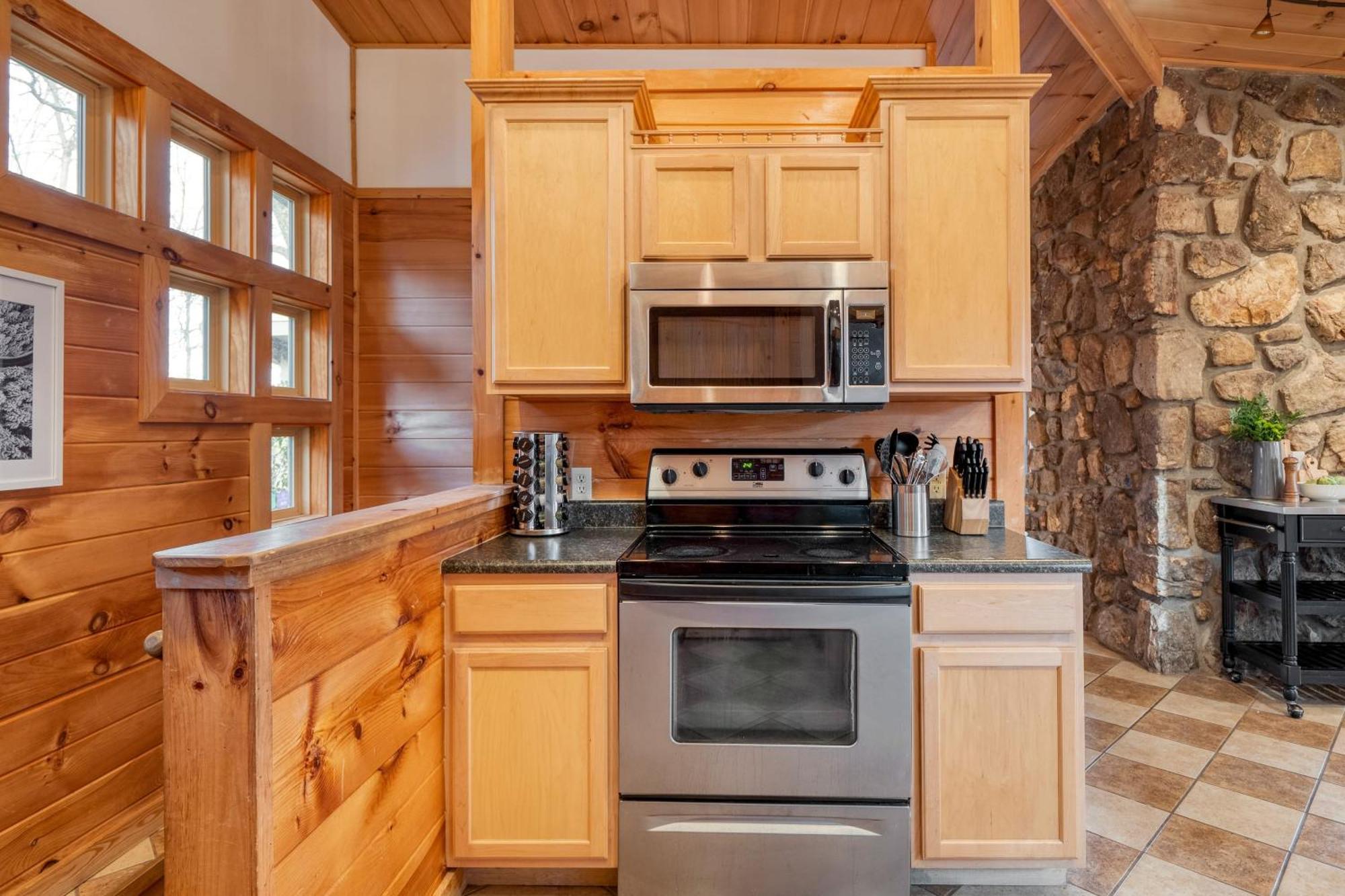 Chestnut By Avantstay Mountain Cabin W Treetop Views Hot Tub Game Room Гатлинбург Экстерьер фото