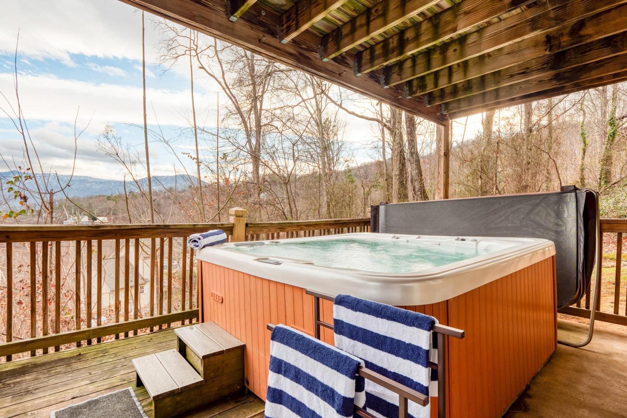 Chestnut By Avantstay Mountain Cabin W Treetop Views Hot Tub Game Room Гатлинбург Экстерьер фото