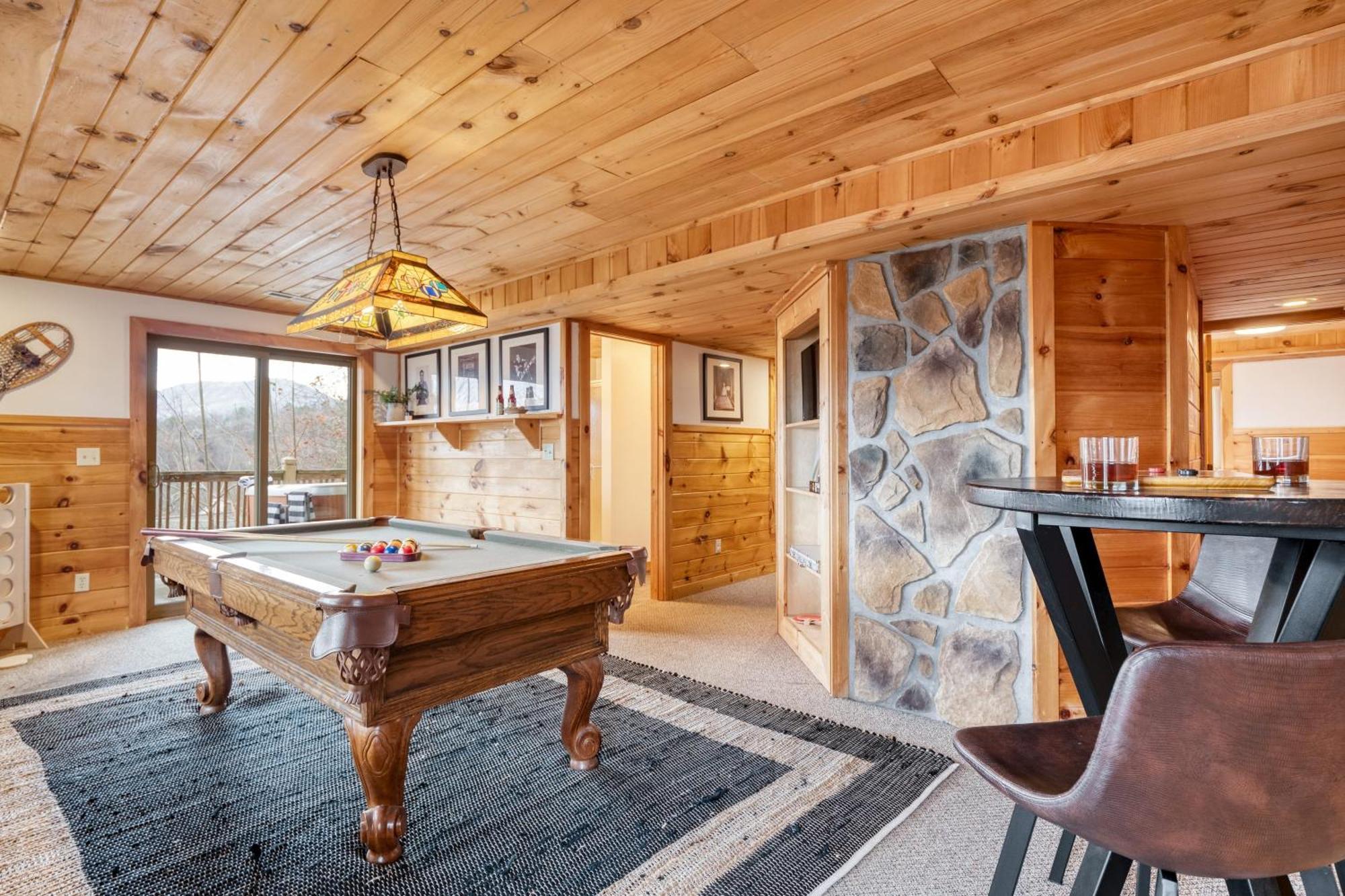 Chestnut By Avantstay Mountain Cabin W Treetop Views Hot Tub Game Room Гатлинбург Экстерьер фото